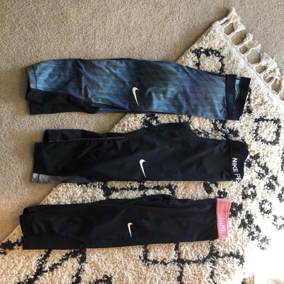 bundle of 3 pairs of nike pro capri leggings - Picture 2 of 3